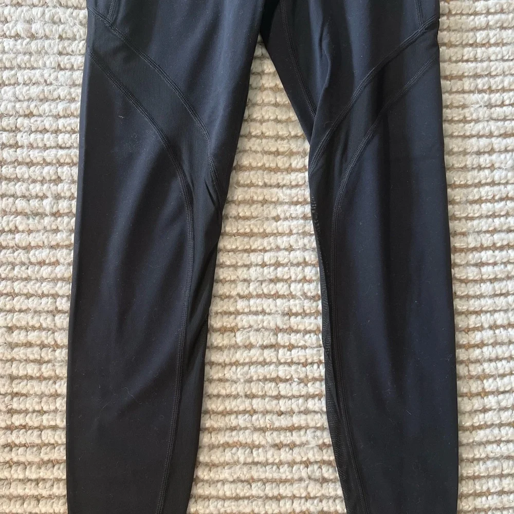Athleta Salutation Stash Pocket II
Mesh 7/8 Tight,Black
SIZE XS - Picture 7 of 7